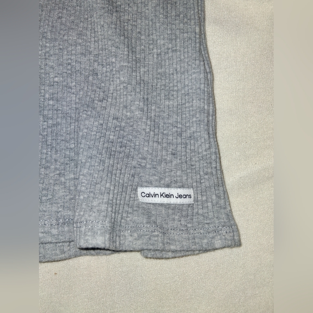 Calvin Klein Jeans Gray Short Sleeve Tee - Picture 2 of 3